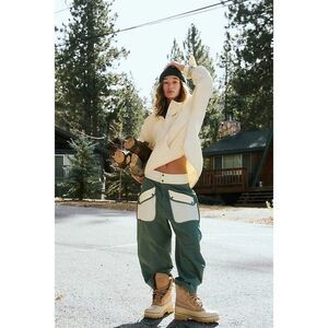 NEW Free People FP Movement Outdoor Timko Pants Sz XS Green Barrel Hiking Pant